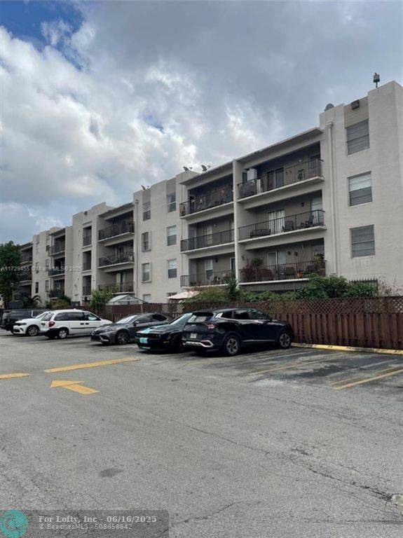 Hialeah, FL 33012,5665 W 20th Ave  #413