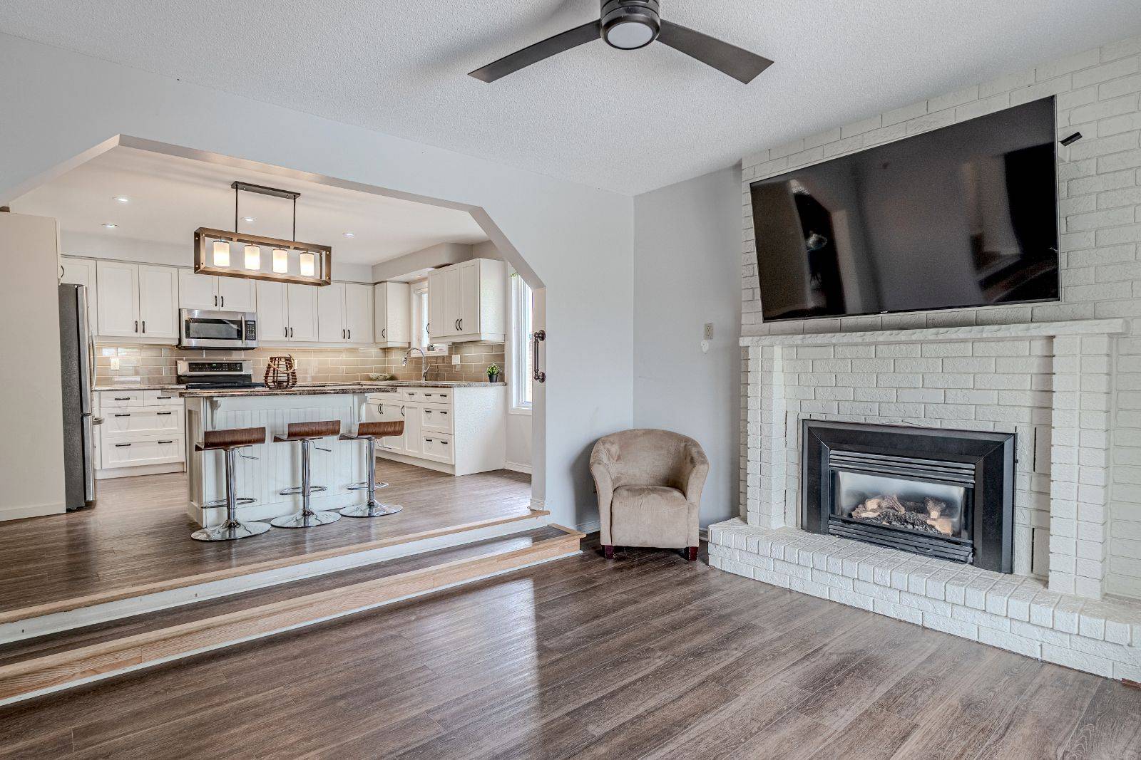 Innisfil, ON L9S 1B5,2076 Chantler ST