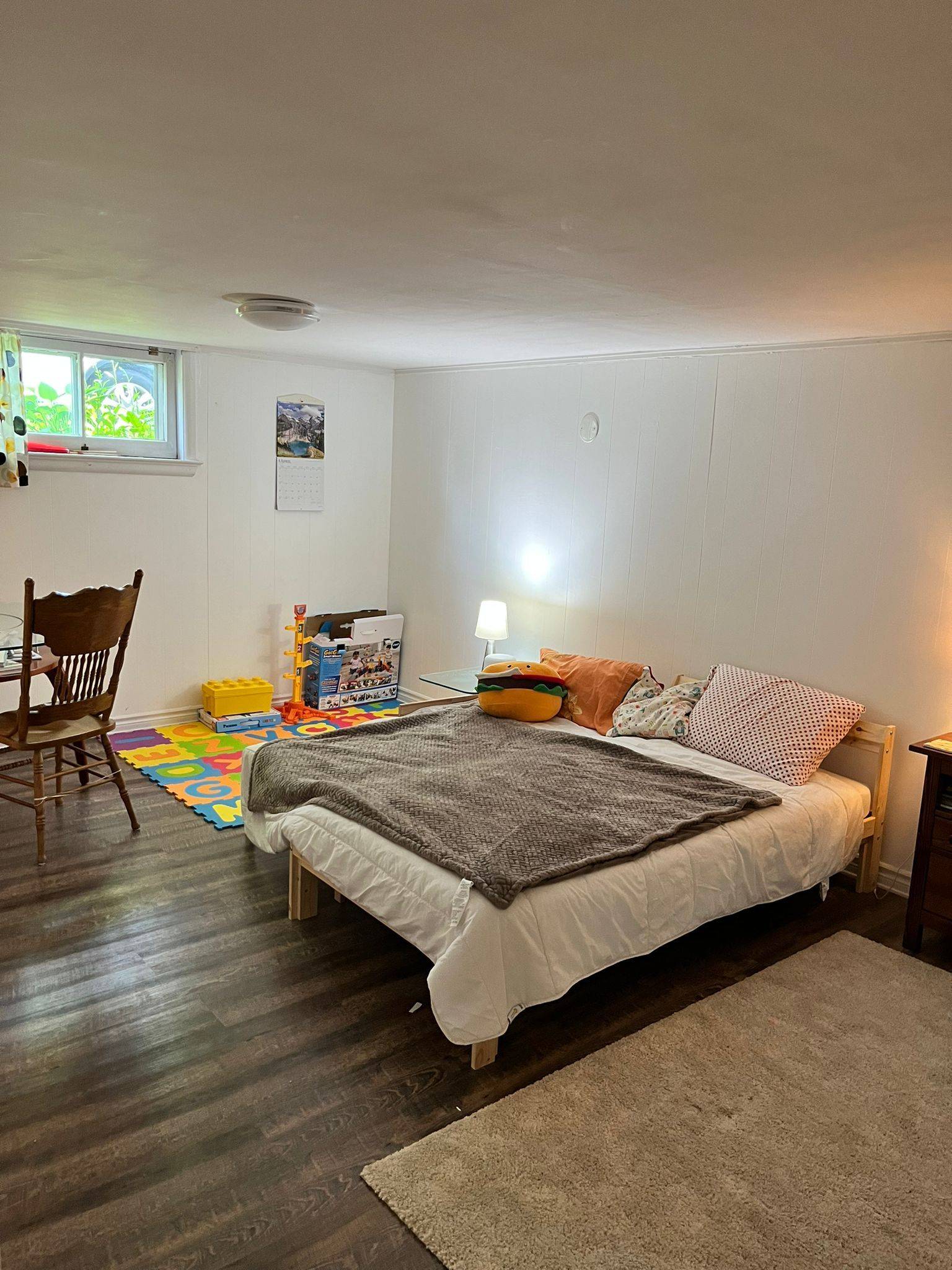 Newmarket, ON L3Y 1P3,318 Avenue RD #Basement