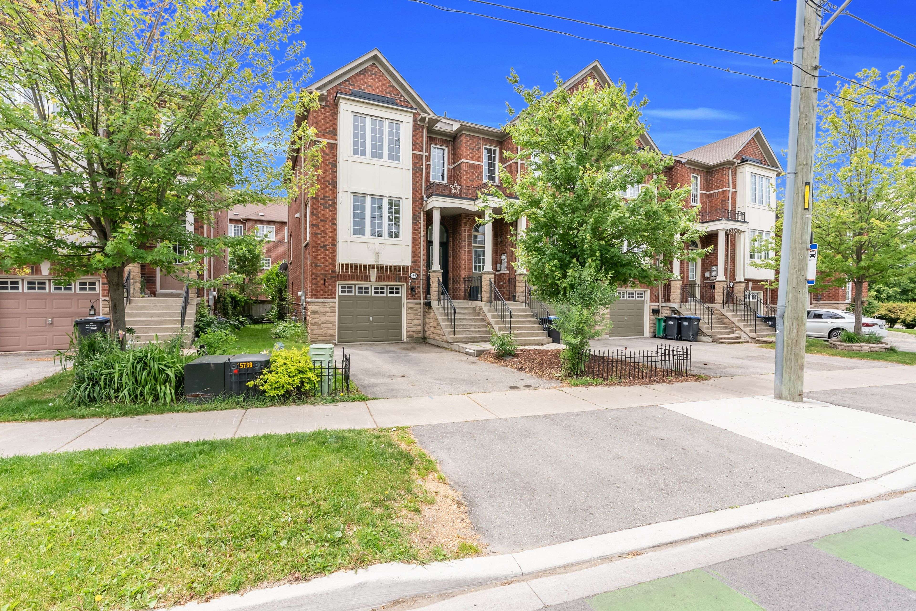 Brampton, ON L6X 1X4,45 1-Mcmurchy AVE N