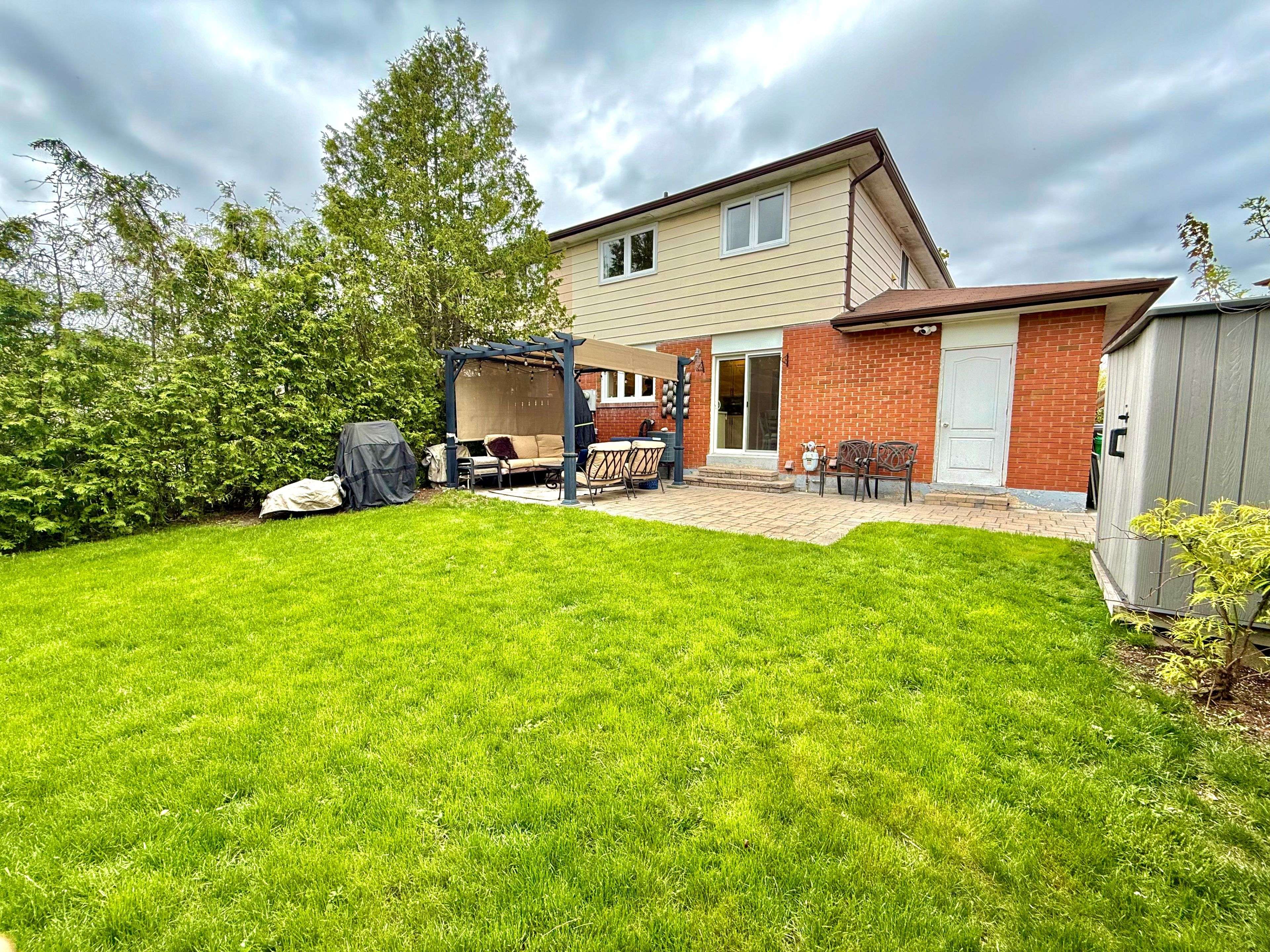Mississauga, ON L5C 2B5,3376 Frobex CT