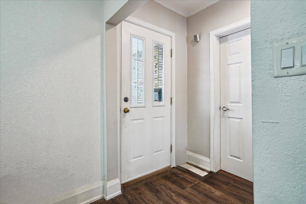 Hamilton, ON L8G 1L9,251 King ST E