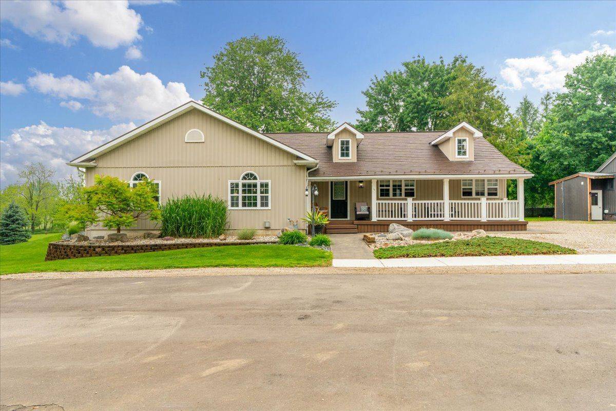 Lambton Shores, ON N0M 1B0,13 Victoria ST