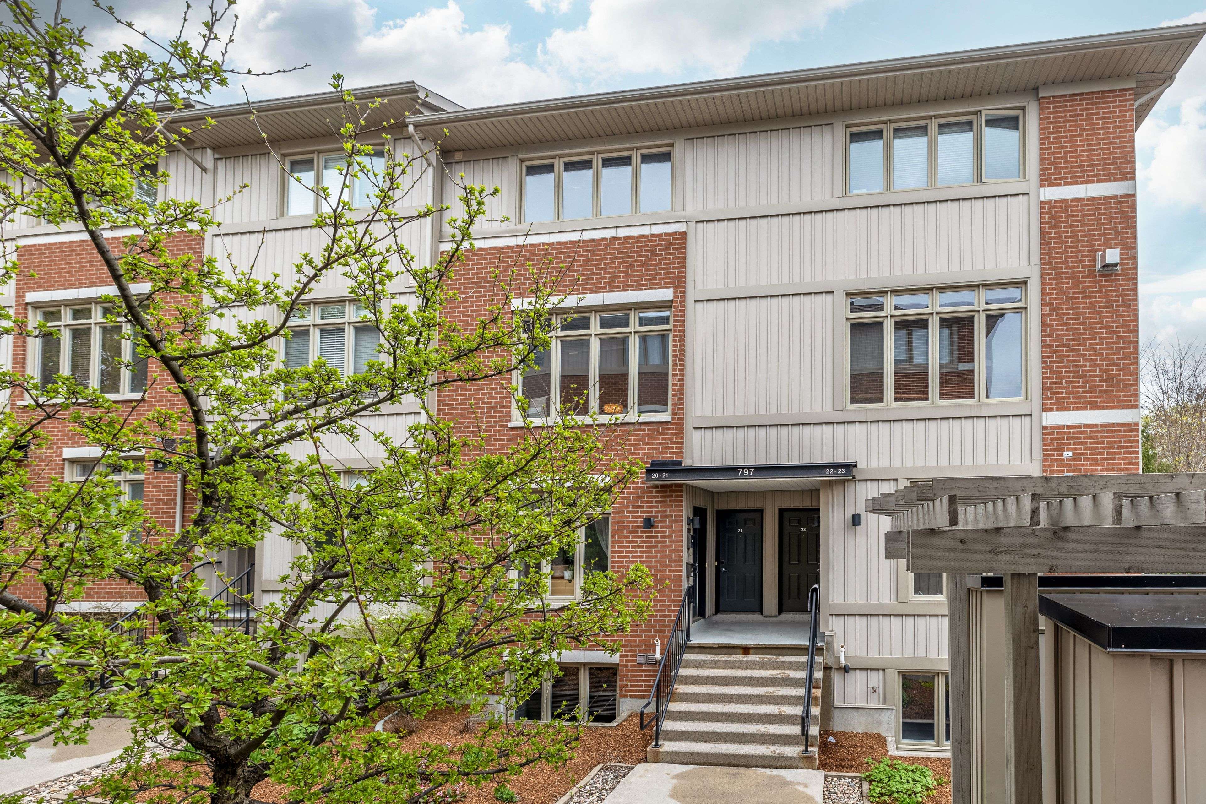 797 Montreal RD #21, Manor Park - Cardinal Glen And Area, ON K1K 0S9