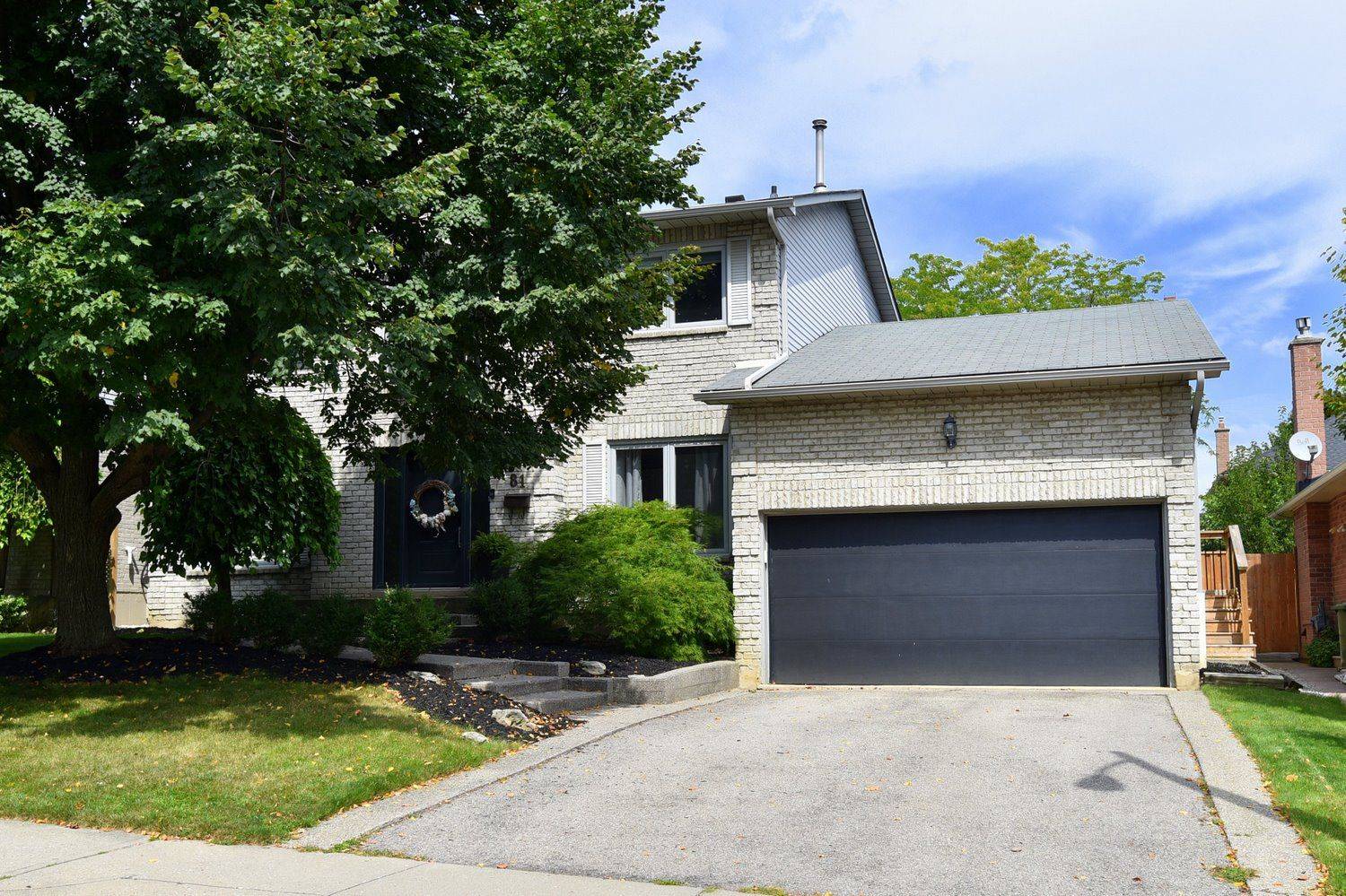 Hamilton, ON L9H 6R8,81 Jerome Park DR