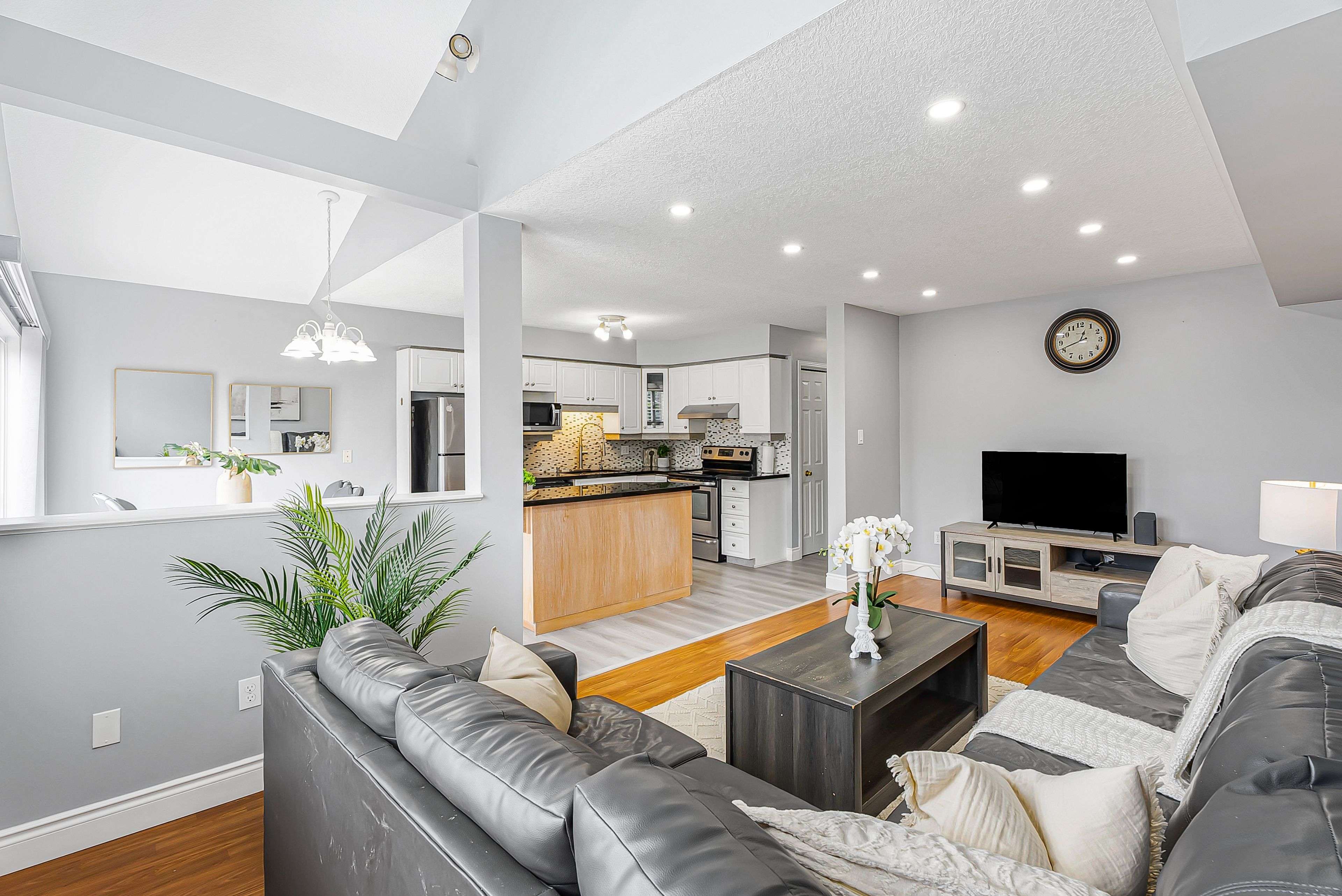 Kitchener, ON N2E 3N7,257 Grey Fox DR