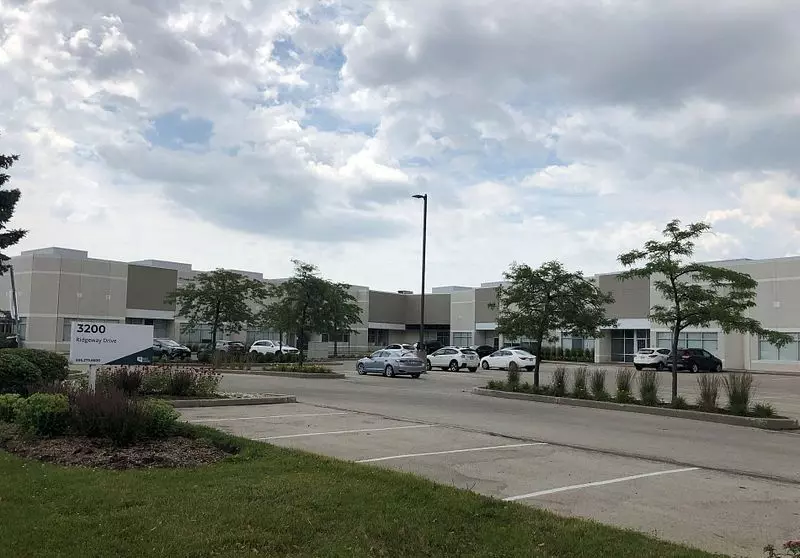 Mississauga, ON L5L 5Y6,3200 Ridgeway DR #16