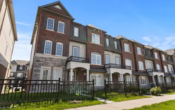 Clarington, ON L1C 7H7,87 Honey Crisp LN
