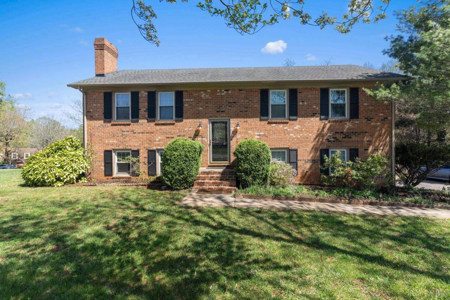 119 Stonehouse DR, Lynchburg, VA 24502