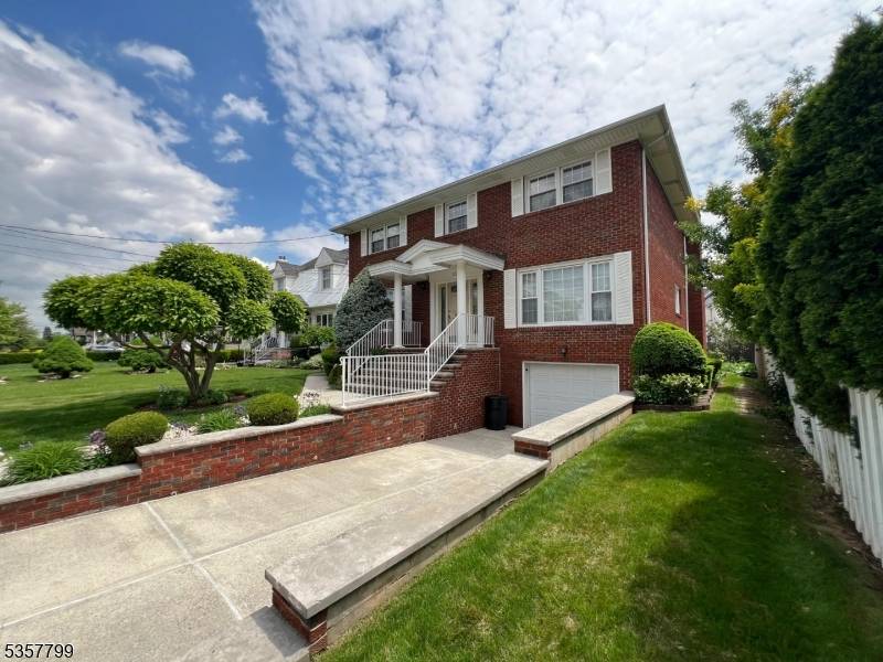 Elizabeth City, NJ 07208,15 Hillside Rd