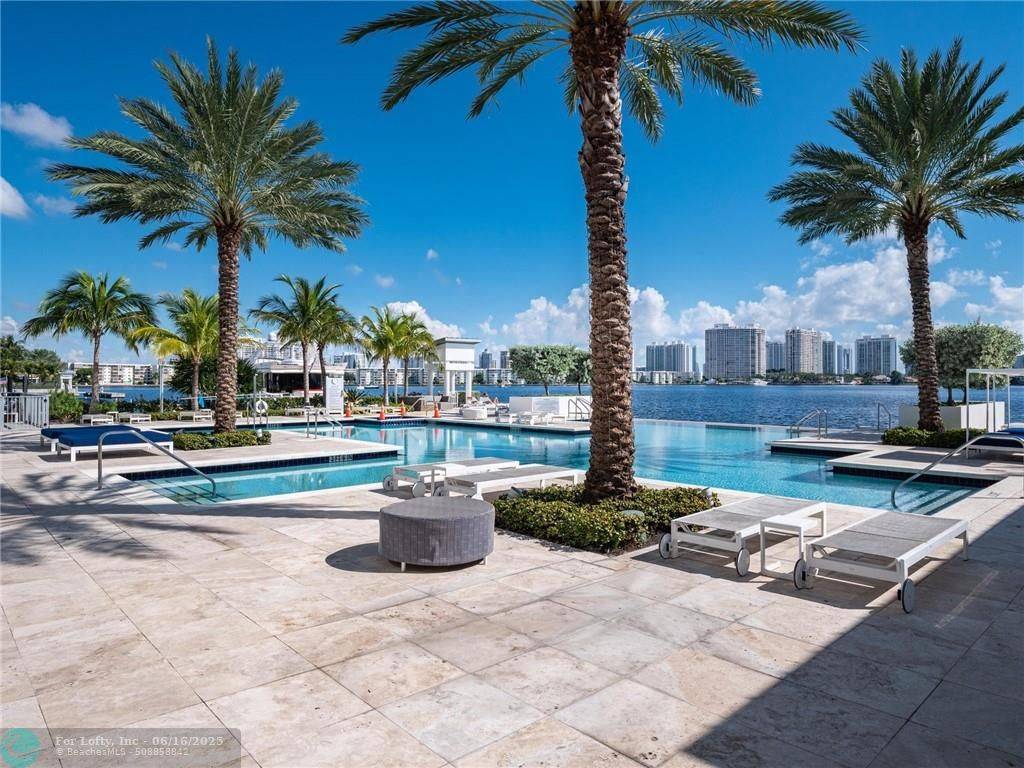 North Miami Beach, FL 33160,[StreetName,UnitNumber,StreetNumber,StreetDirPrefix]
