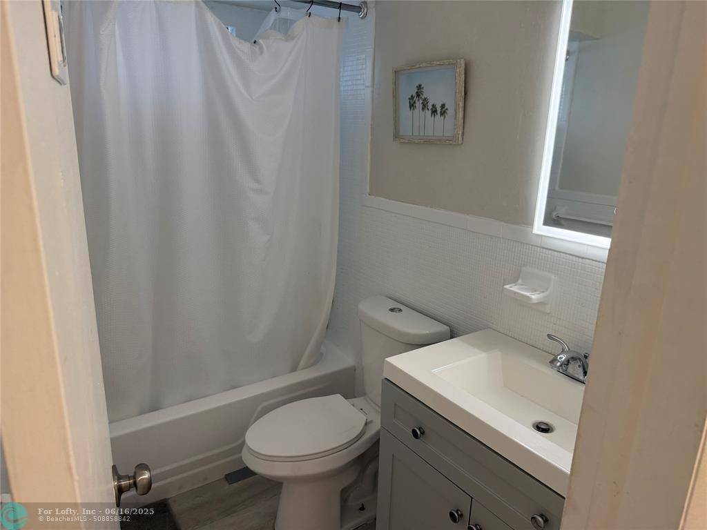 Hollywood, FL 33020,1638 Plunkett St #3