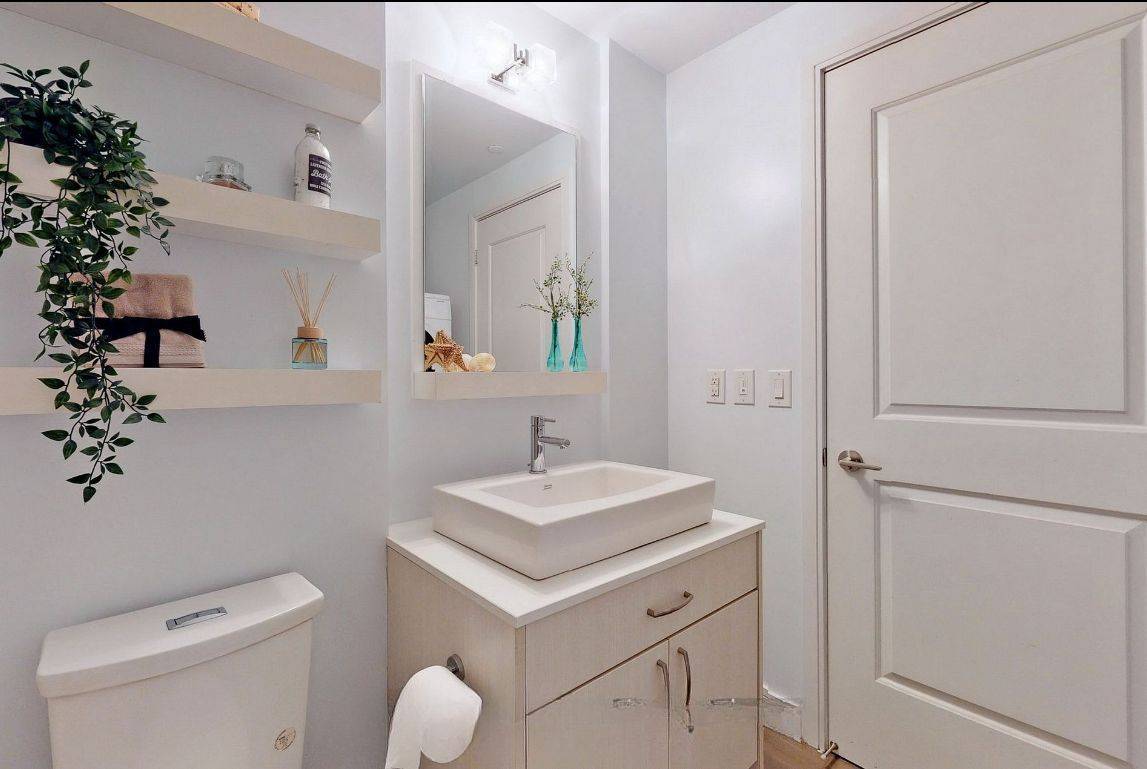 Richmond Hill, ON L4C 1V5,9205 Yonge ST #Ne419