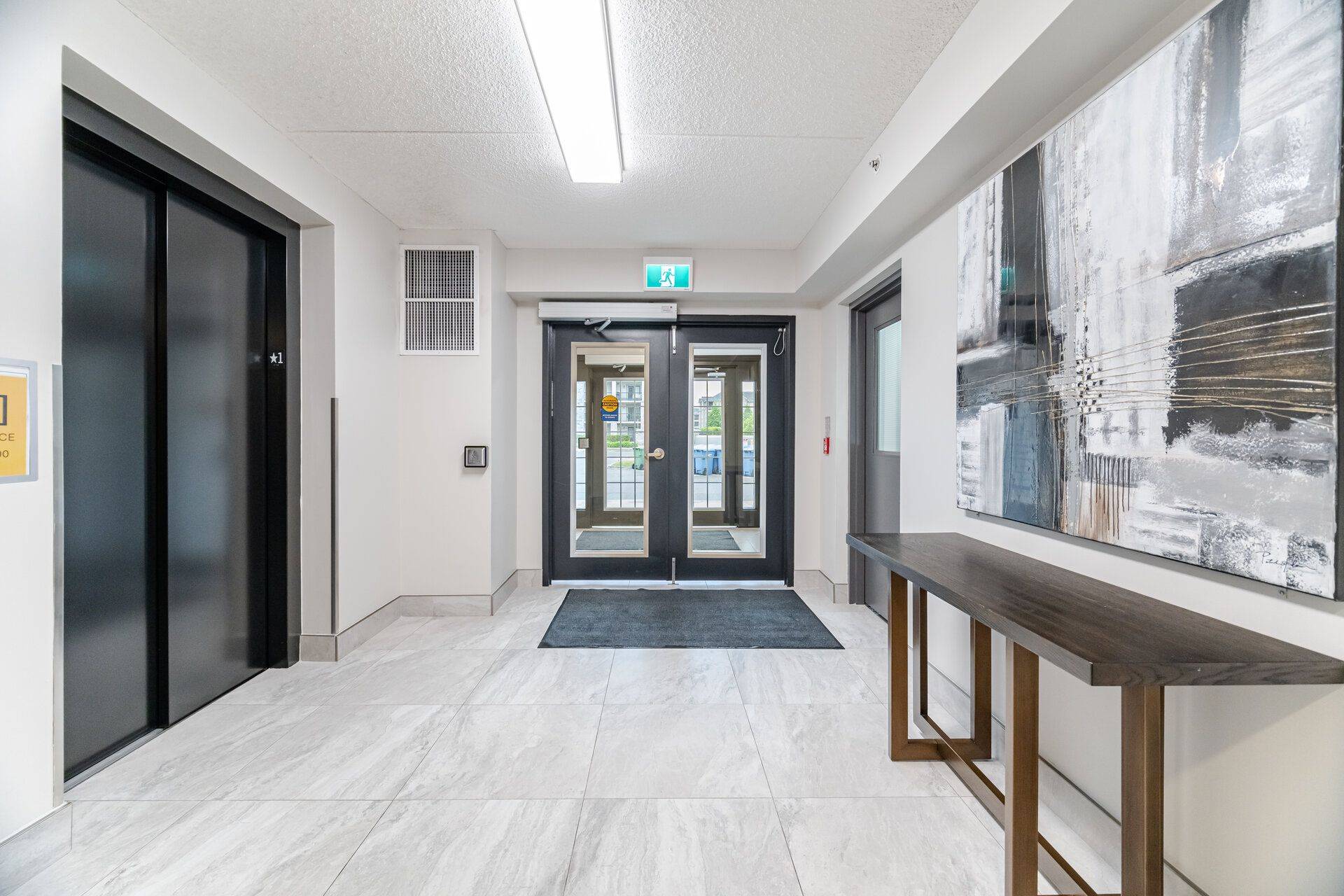 Milton, ON L9T 8W4,1450 MAIN ST E #214