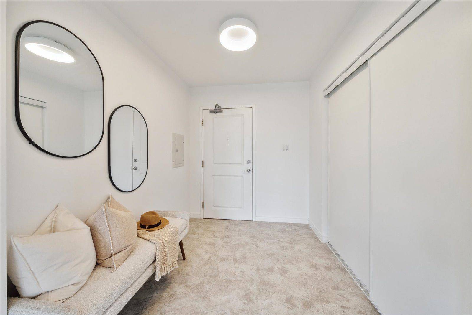 Cobourg, ON K9A 5W9,125 Third ST #305