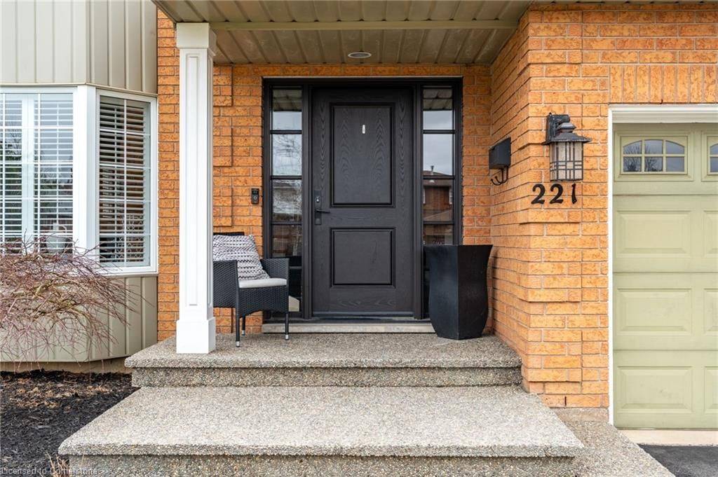 Hamilton, ON L9B 2J6,221 Homebrook DR