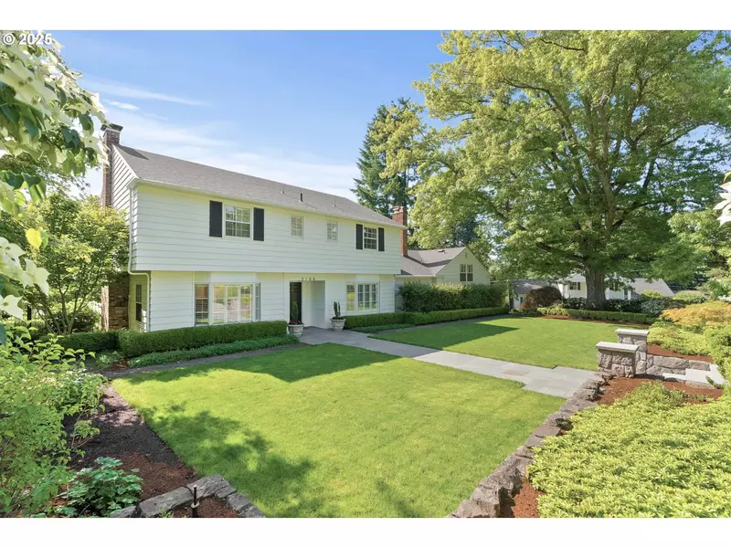 2100 HILLSIDE DR, Lake Oswego, OR 97034