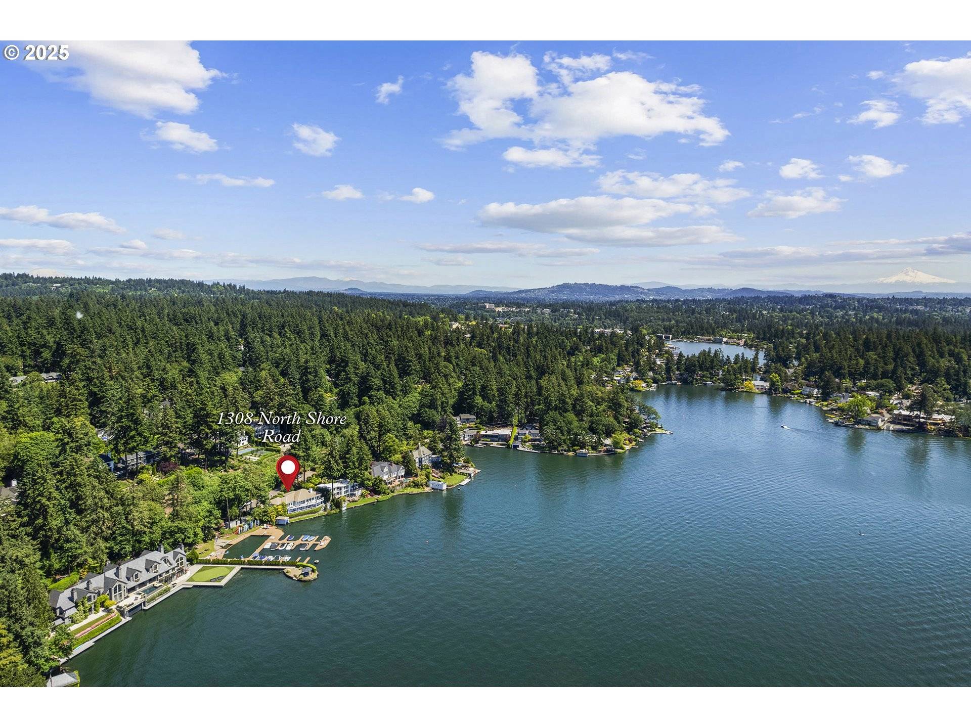 Lake Oswego, OR 97034,1308 Northshore RD
