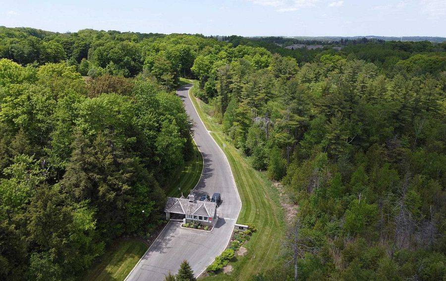 Aurora, ON L4G 0L5,516 Quail Ridge DR #20