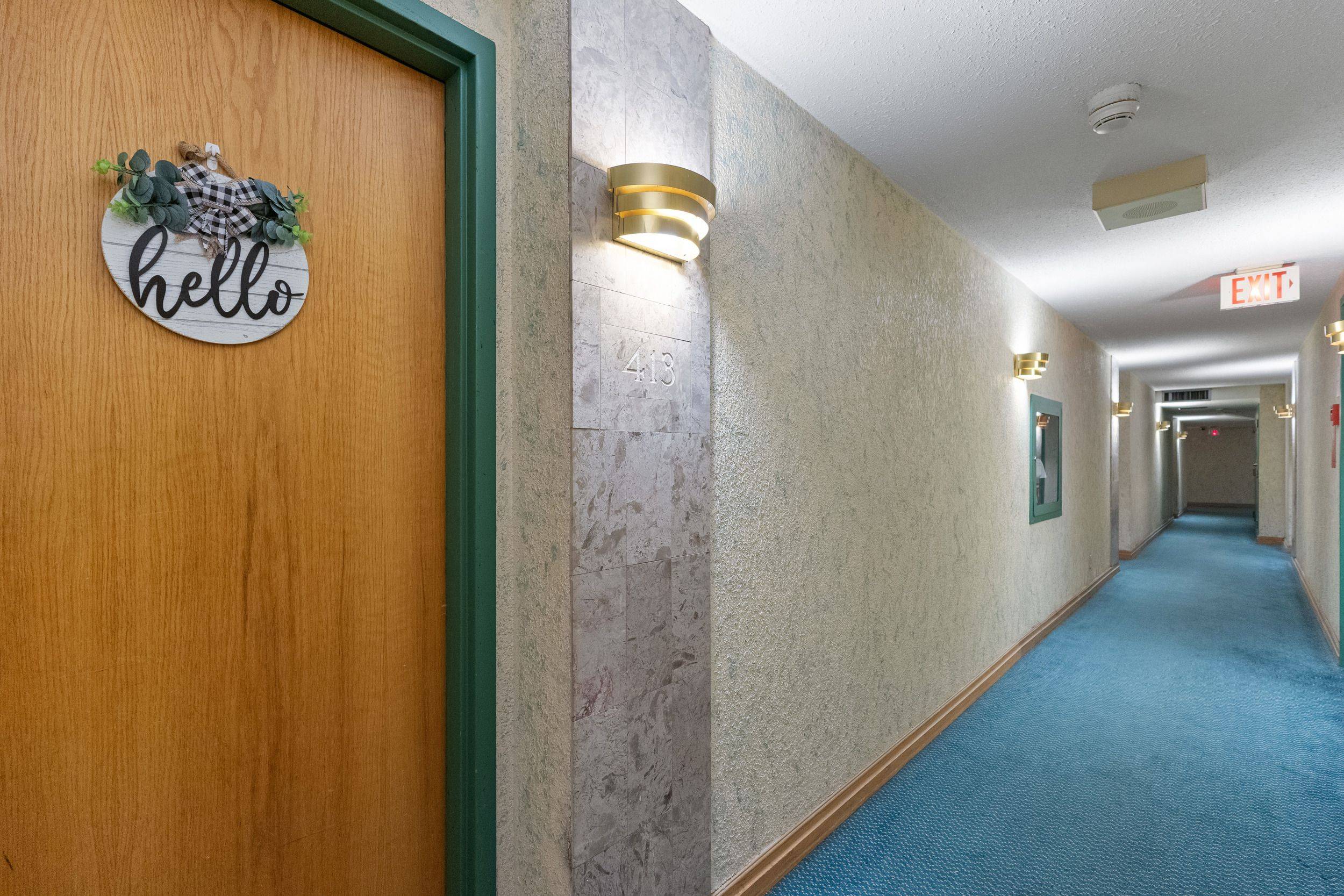 Toronto W10, ON M9V 5E7,61 Markbrook LN #413