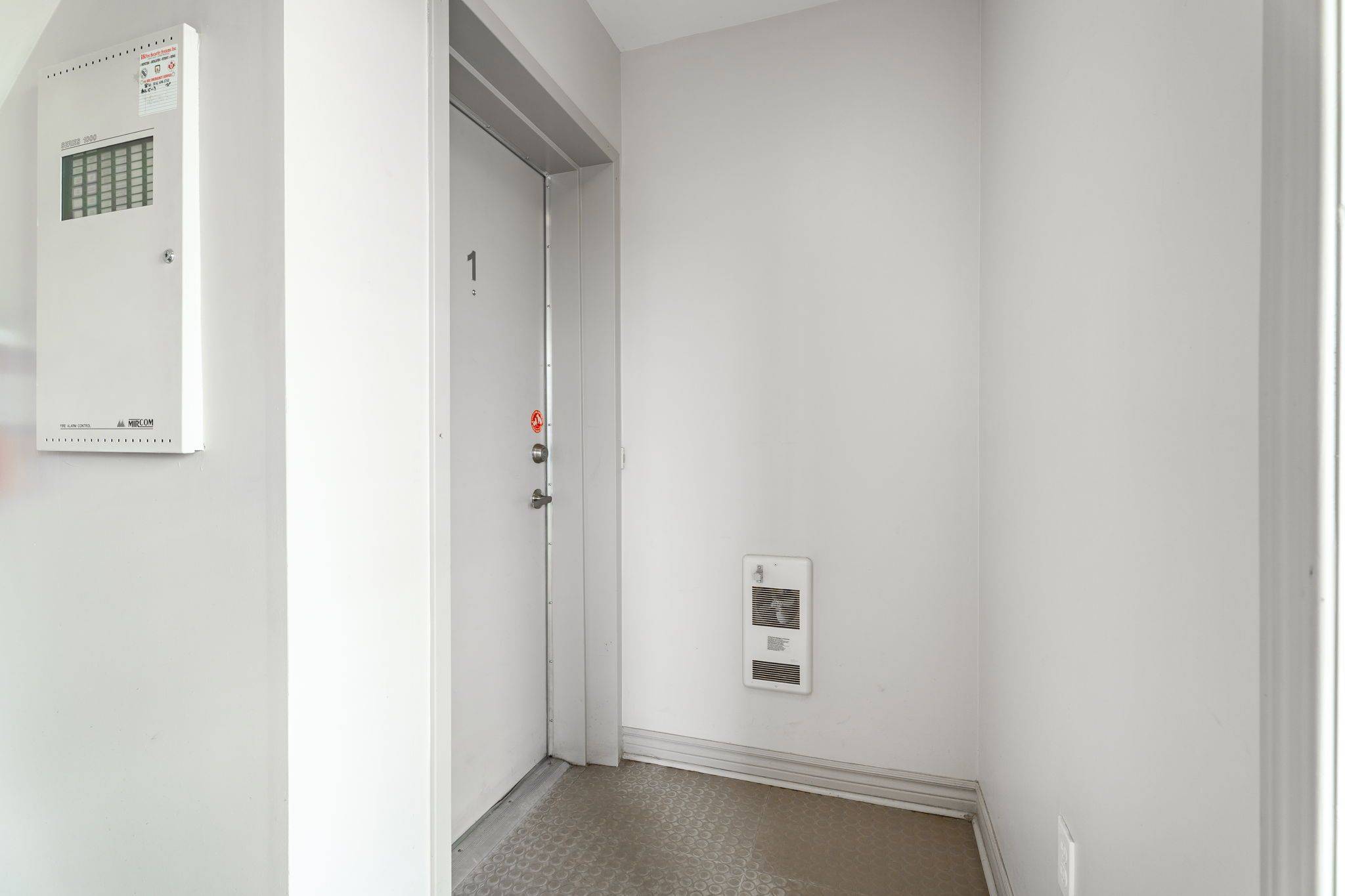Mississauga, ON L5B 0B2,575 Dundas ST W #1
