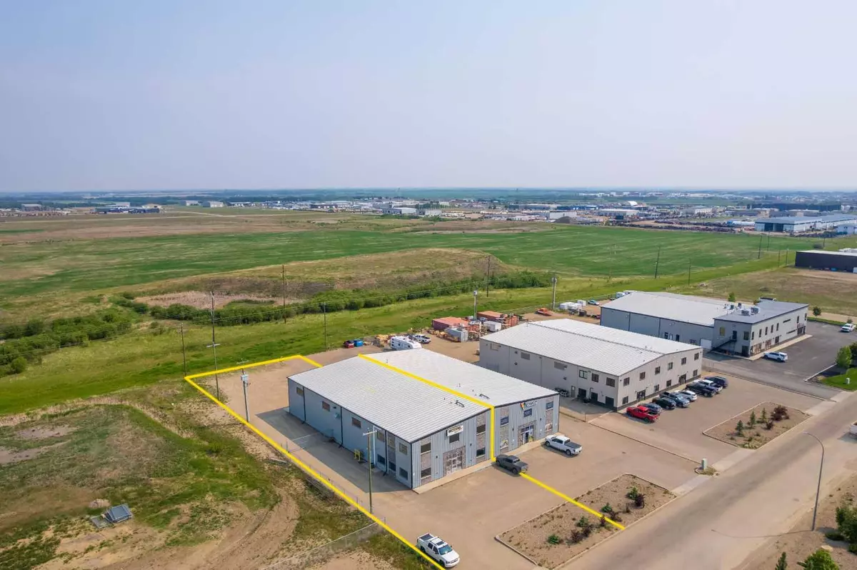 Lloydminster, AB T9V 3N6,7214 56 ST #A