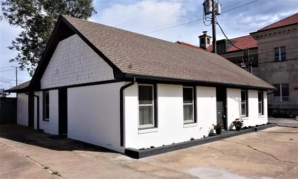 214 N Rusk Avenue, Denison, TX 75020