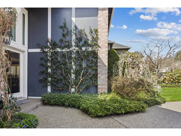 Lake Oswego, OR 97035,4674 Chelsea LN