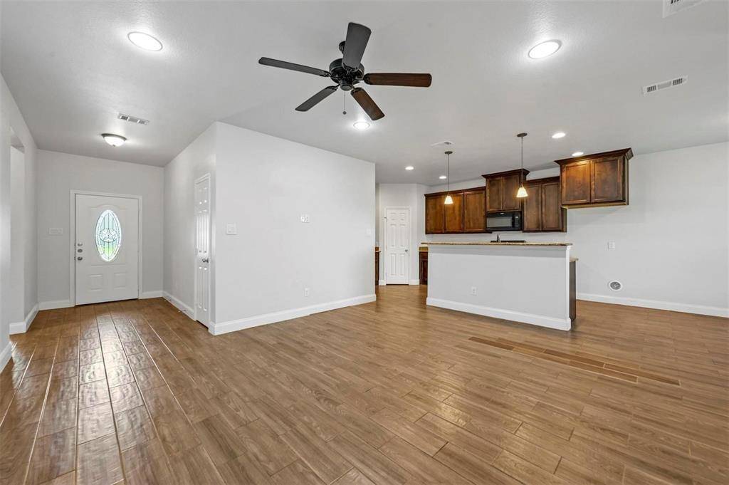 Greenville, TX 75401,2102 Oliver Street