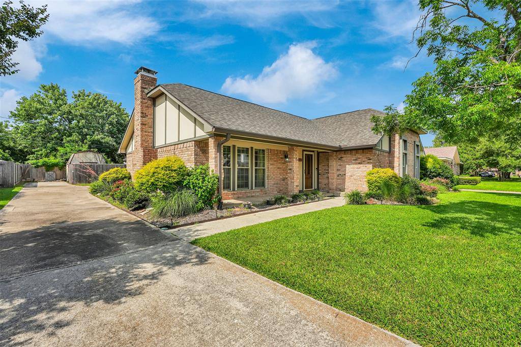 Grand Prairie, TX 75050,2302 Meadow Lake Drive