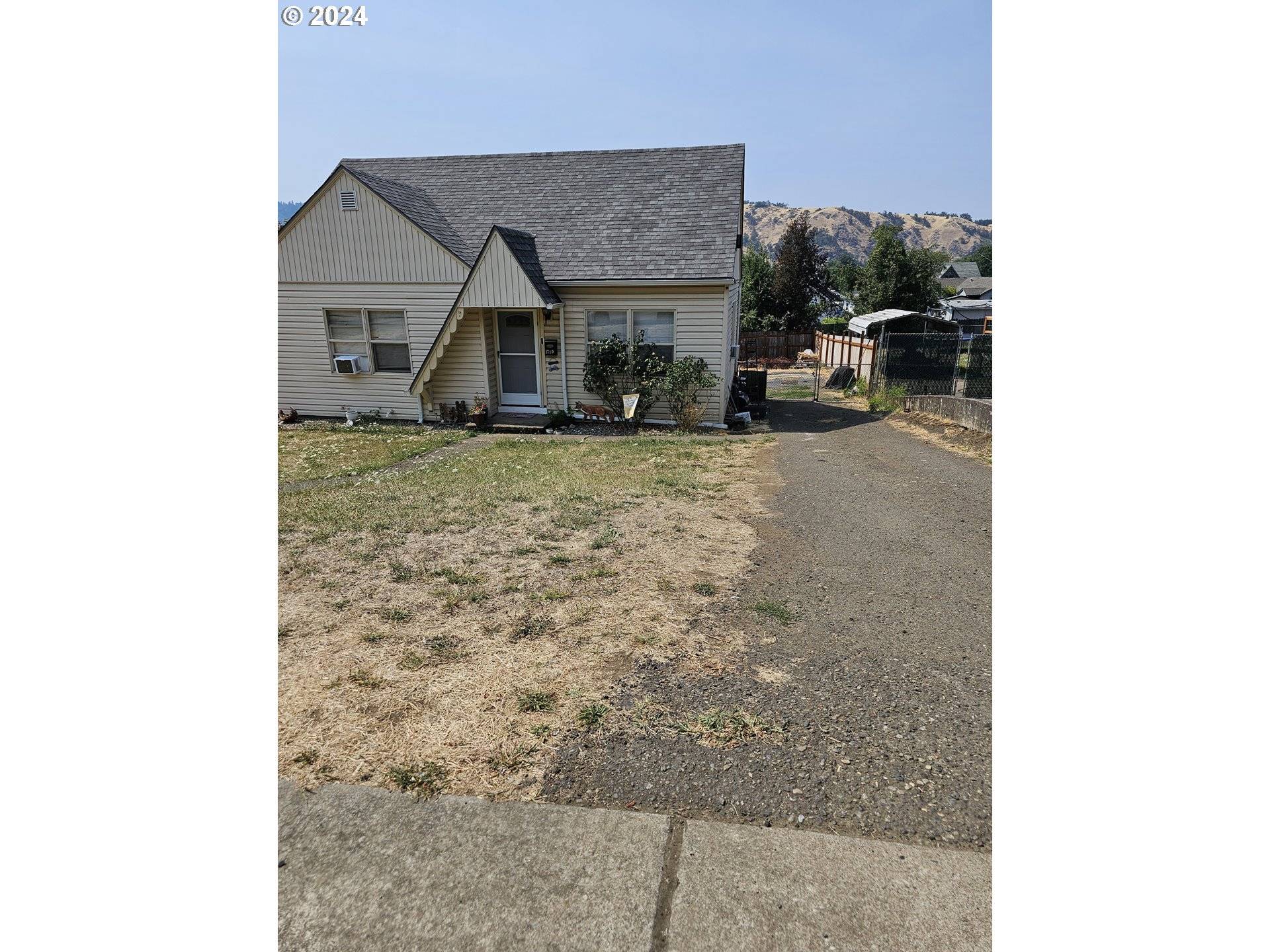 Roseburg, OR 97470,1710 SE MAIN ST