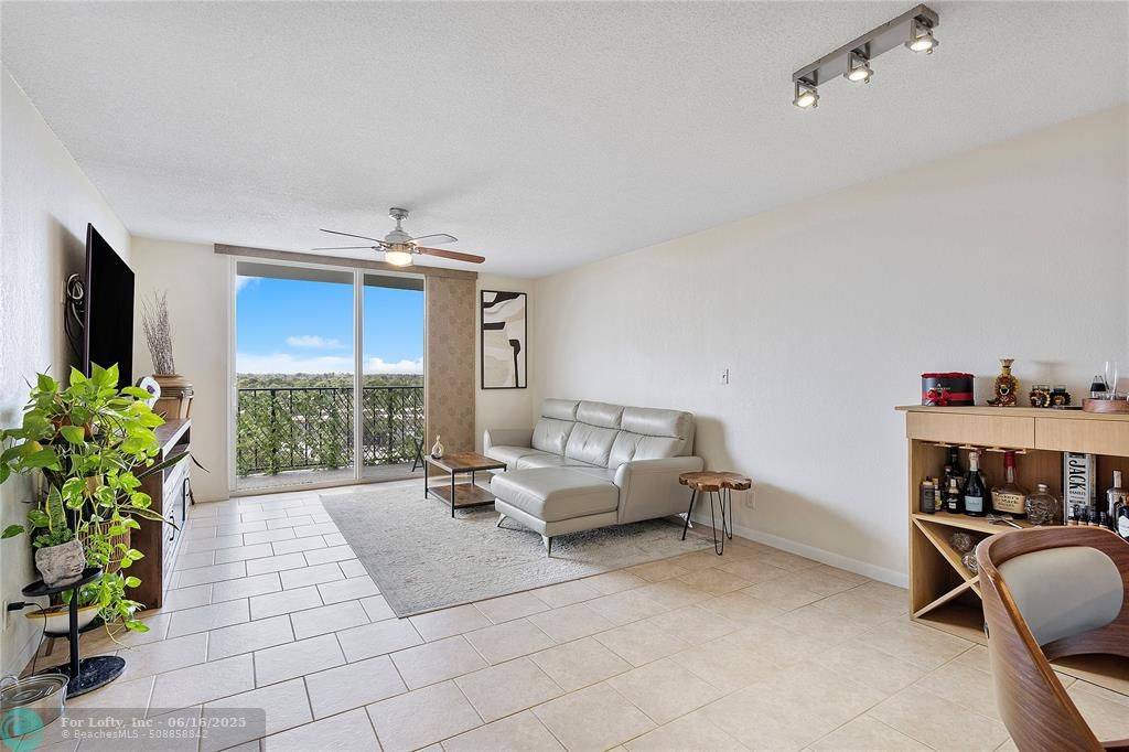 Fort Lauderdale, FL 33311,1800 N Andrews Avenue  #9i