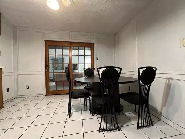 Dallas, TX 75238,8512 Hackney Lane