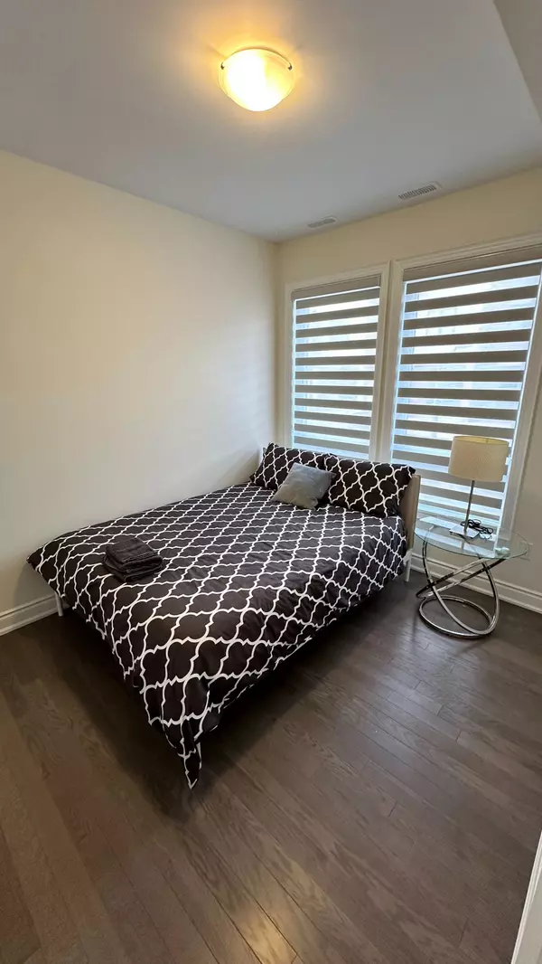 Oakville, ON L6H 0Z6,3346 Millicent AVE #Coach House
