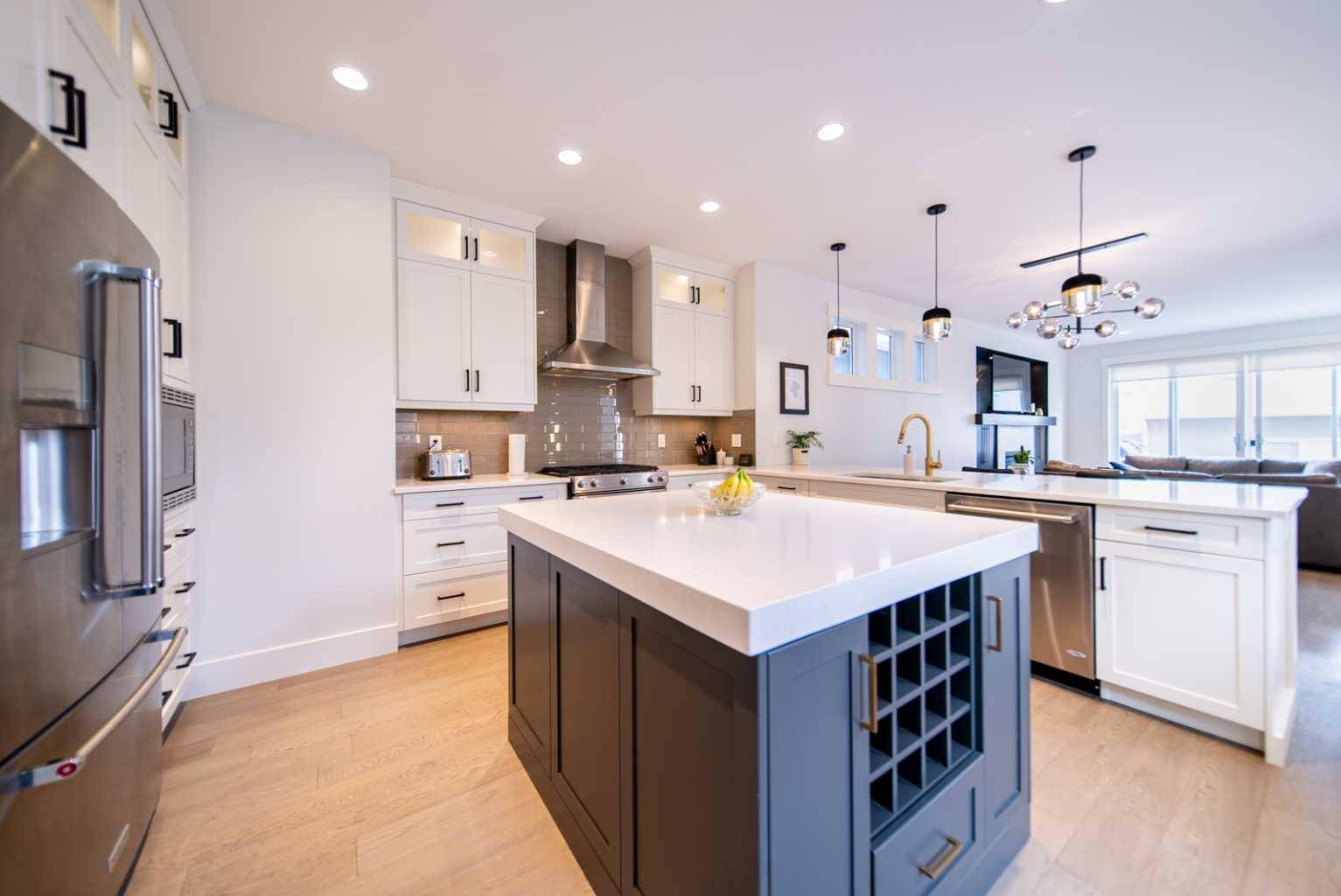 Calgary, AB T3E 3M1,2832 42 ST Southwest