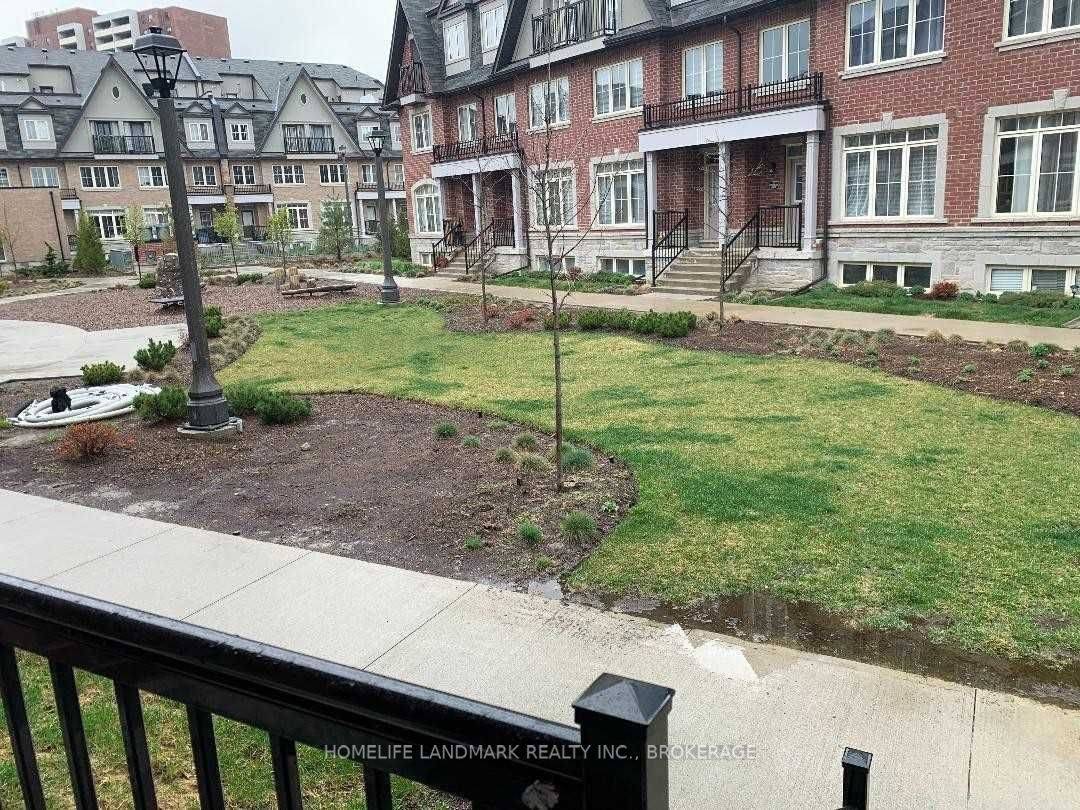 8 Eaton Park LN #12, Toronto E05, ON M1W 0A5