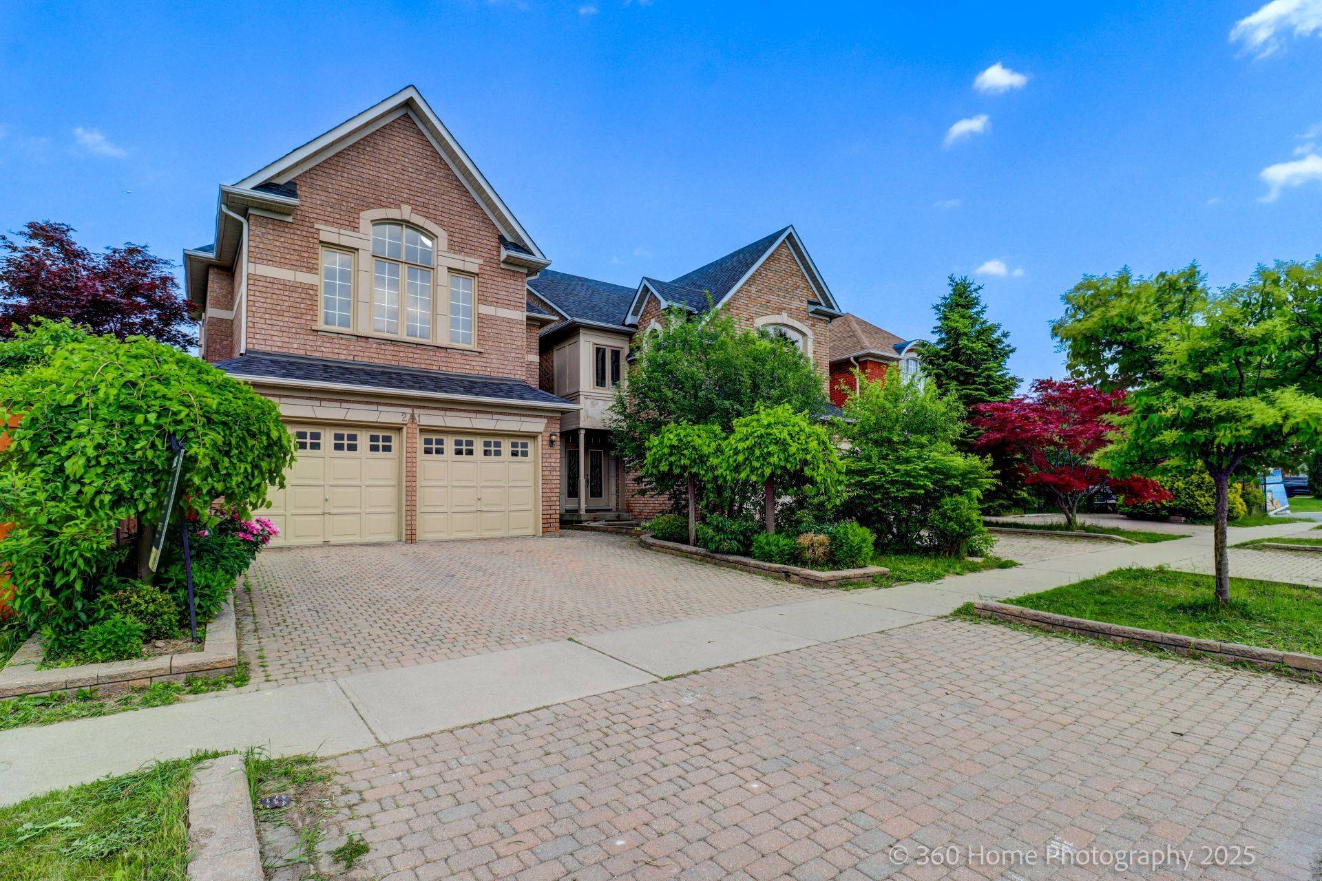 Richmond Hill, ON L4S 2C6,211 Frank Endean RD