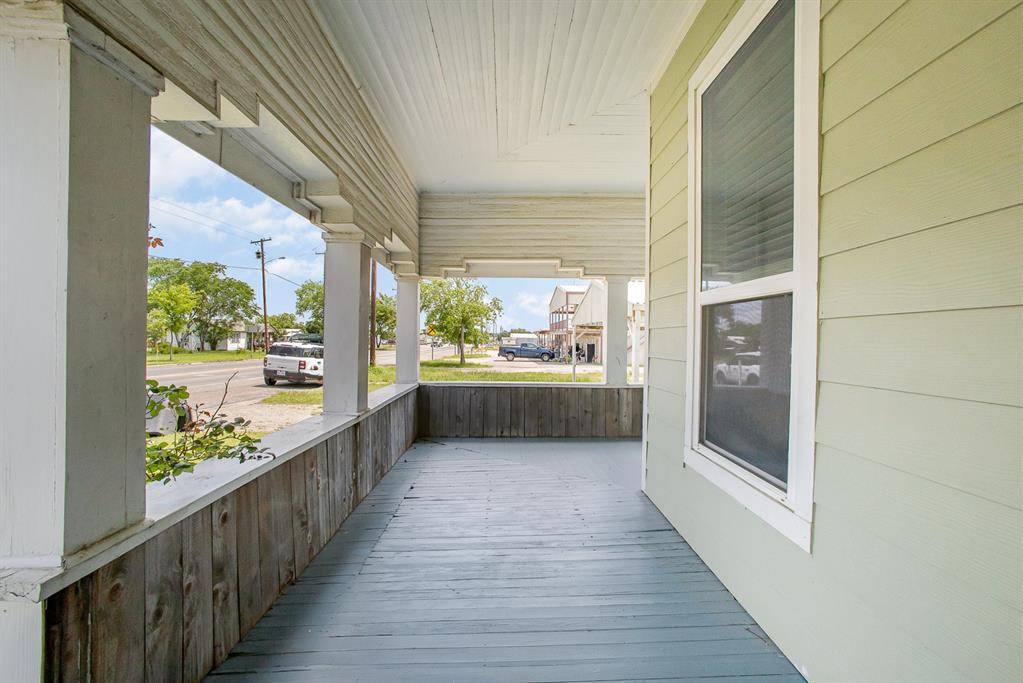 Bardwell, TX 75101,301 Sycamore Street
