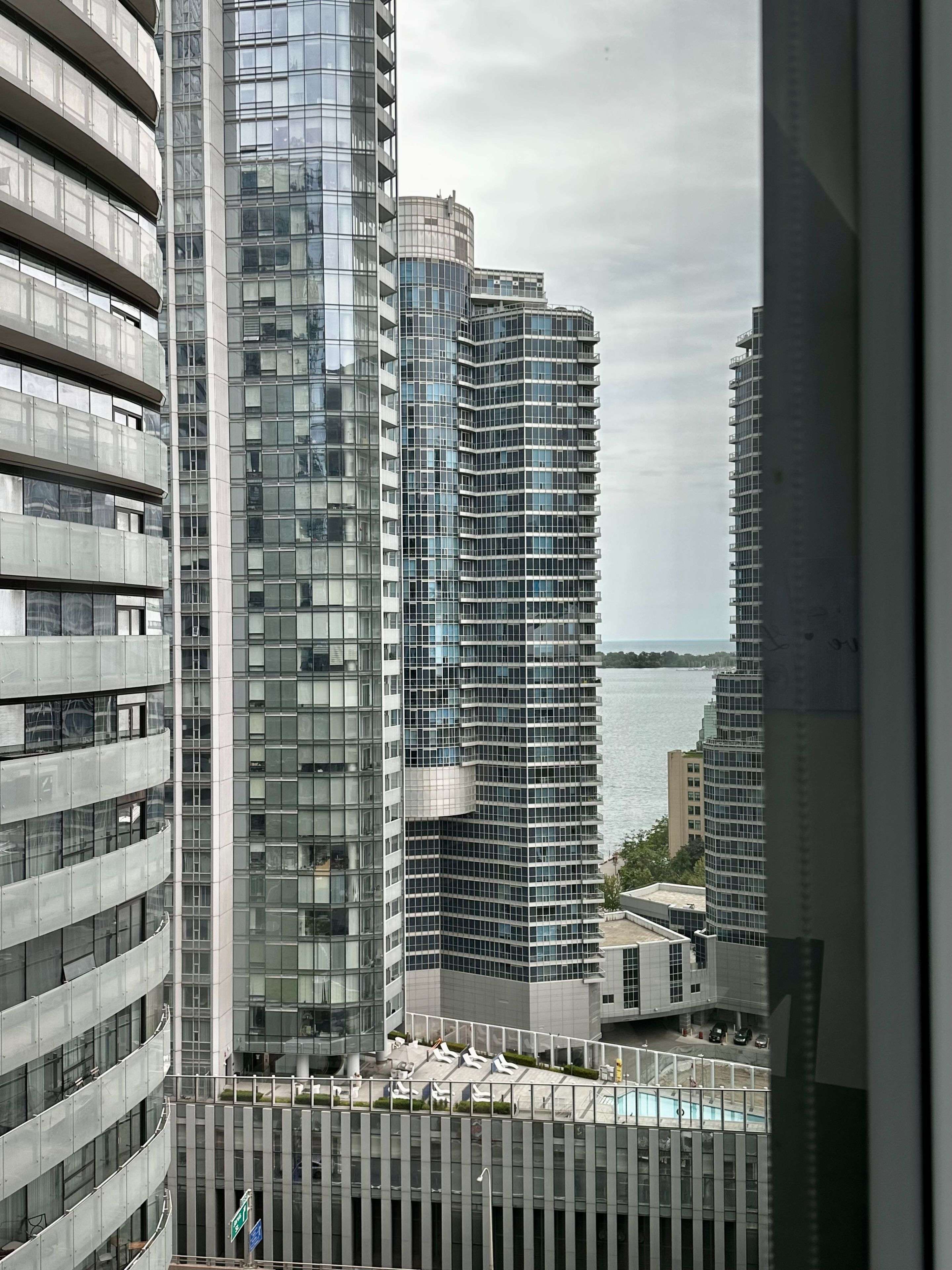 Toronto C01, ON M5J 3A3,19 Grand Trunk CRES #2506