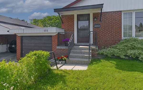 Toronto E04, ON M1R 1H2,111 Surrey AVE