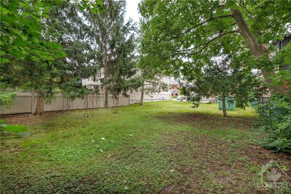 Mckellar Heights - Glabar Park And Area, ON K2A 2V8,827 Riddell AVE N