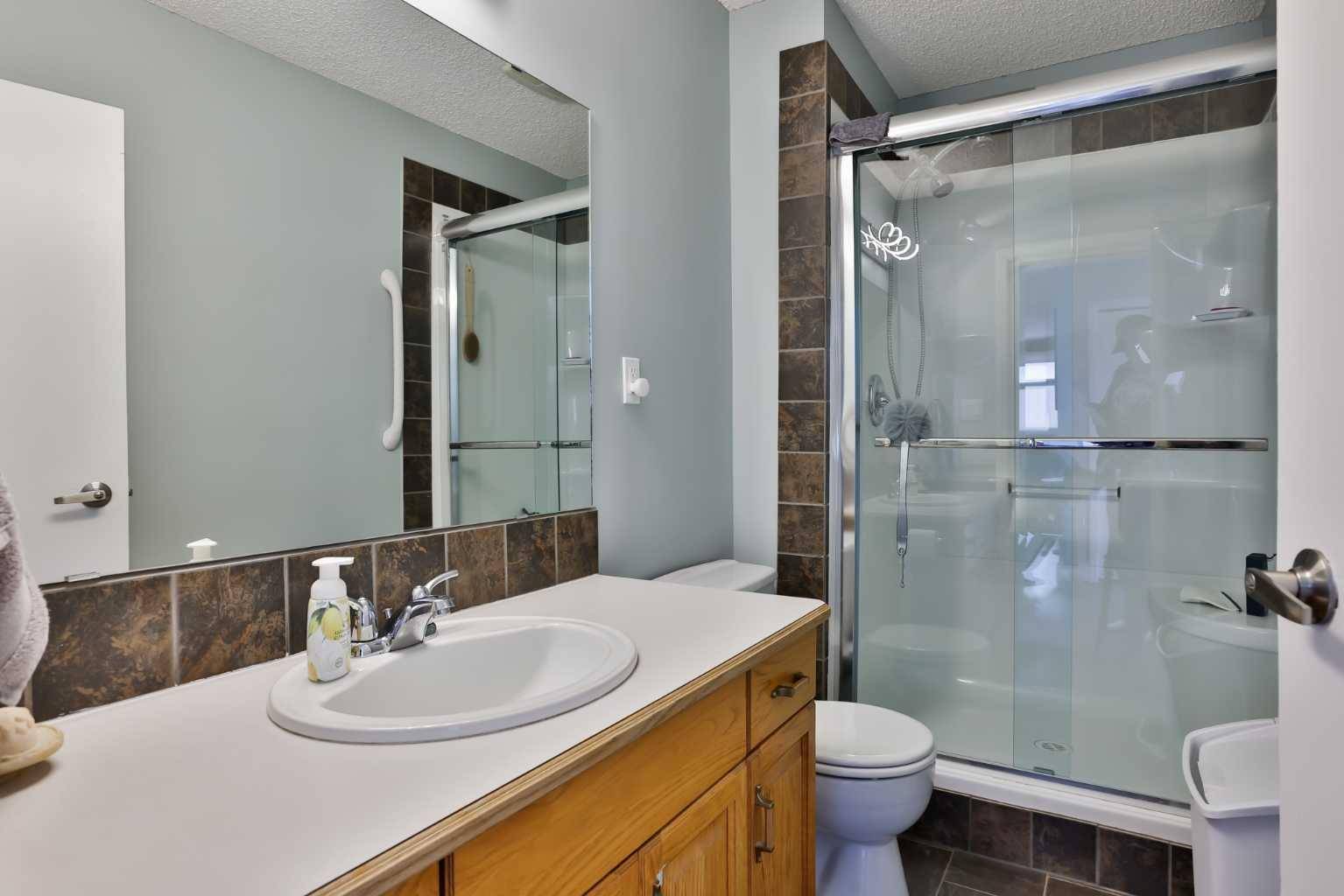 Lethbridge, AB T1H 5J7,1818 14 AVE North