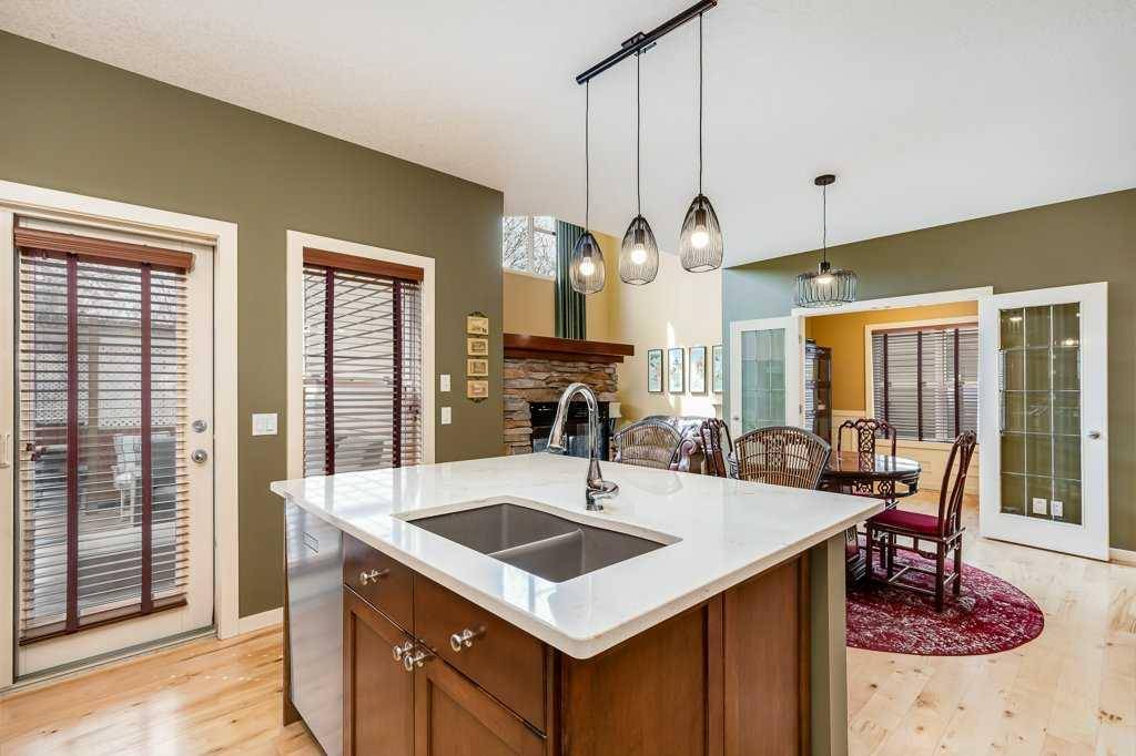 Calgary, AB T2X 3T7,48 Chapala SQ Southeast