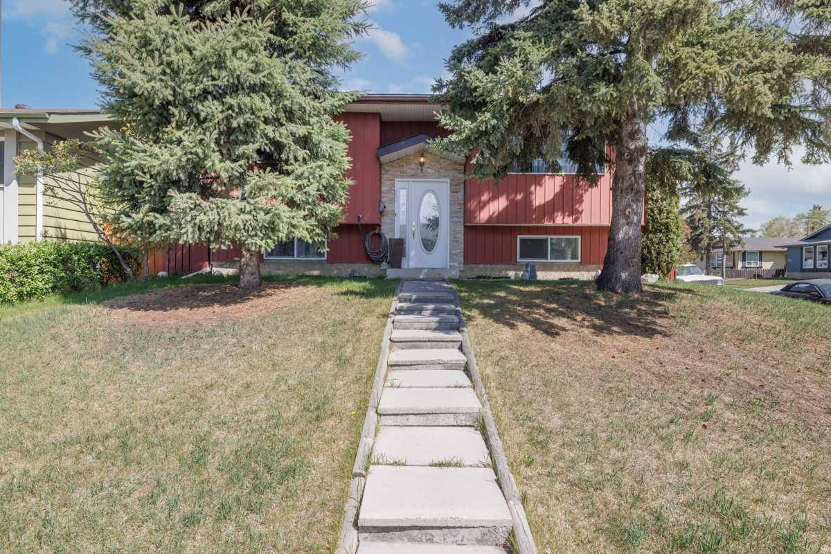Calgary, AB T2B 2K6,204 Dovely PL SE