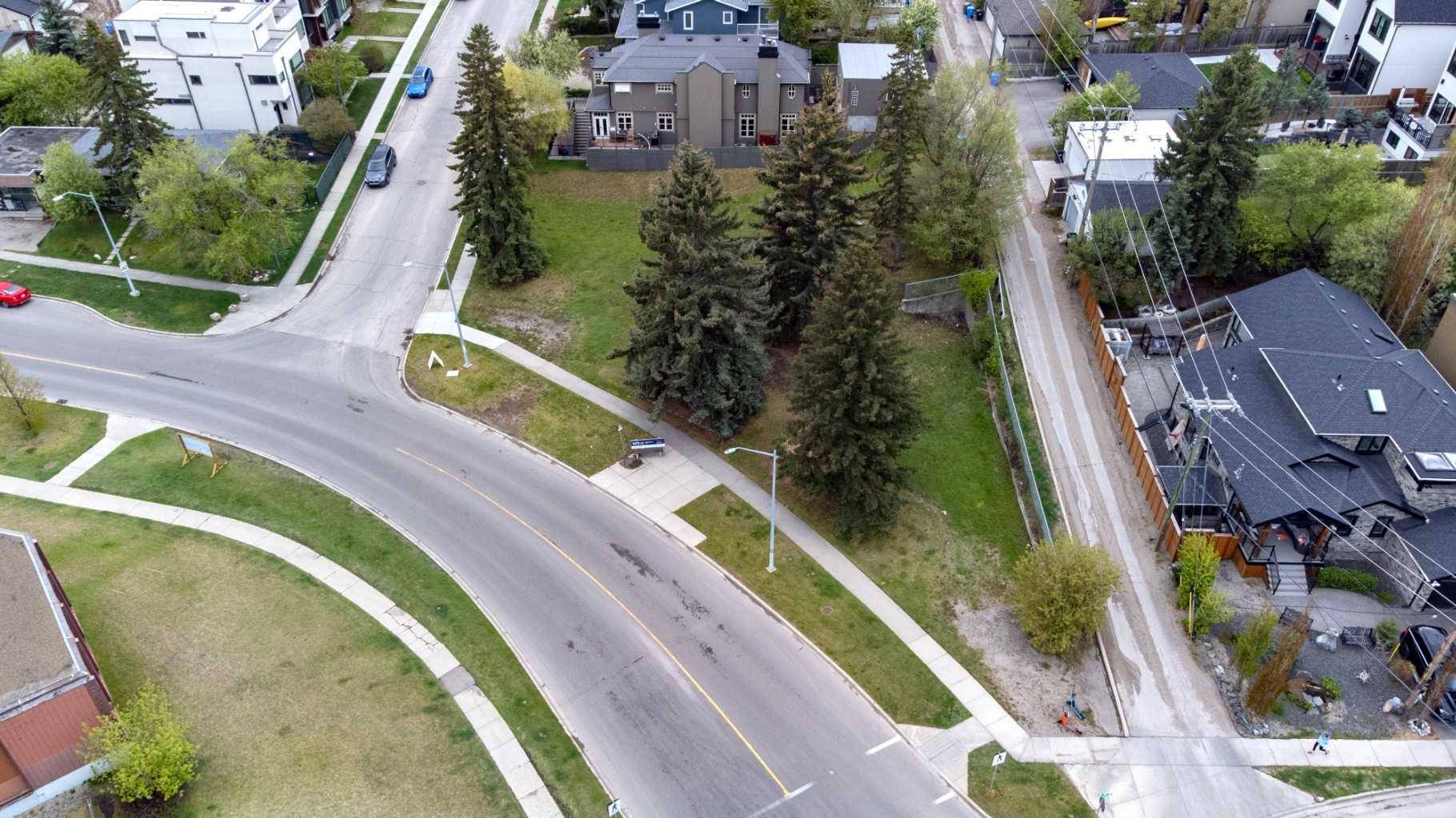Calgary, AB T2S 0T6,121 & 127 Mission RD Southwest