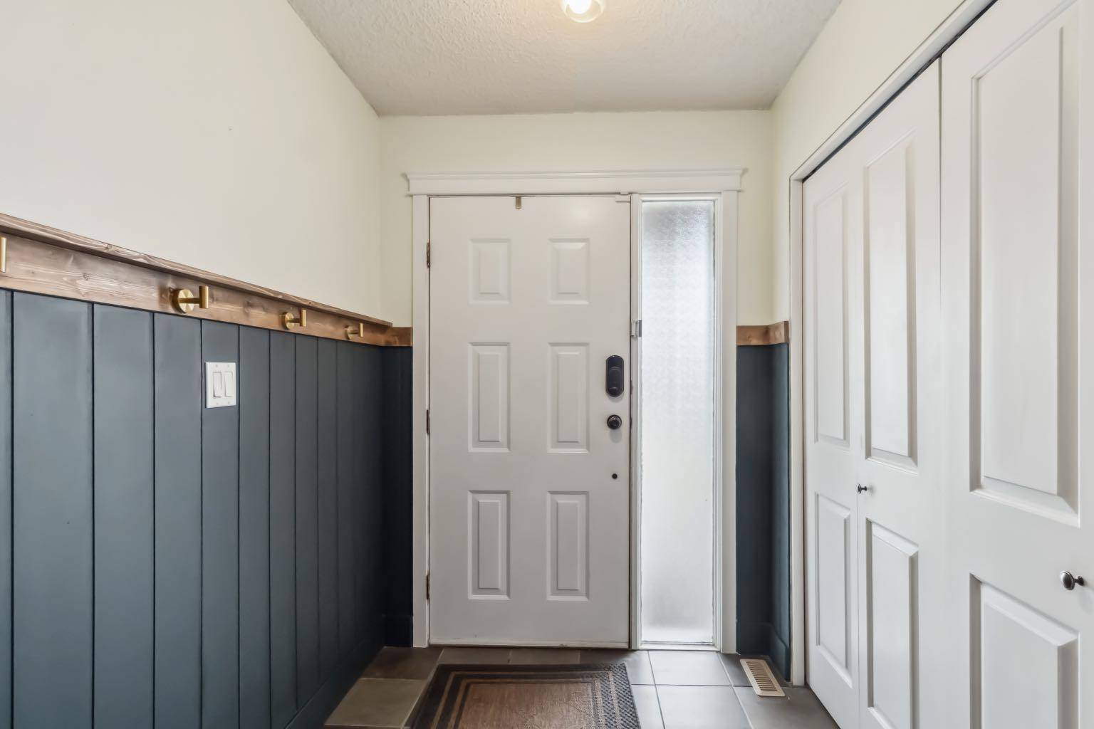 Fort Mcmurray, AB T9K 2E6,189 Brooks PL