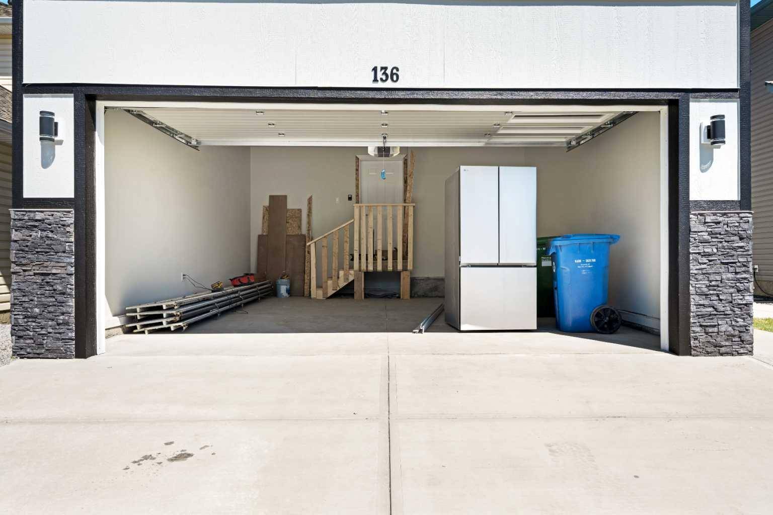Calgary, AB T2Z2T3,136 DOUGLAS RIDGE GN SE