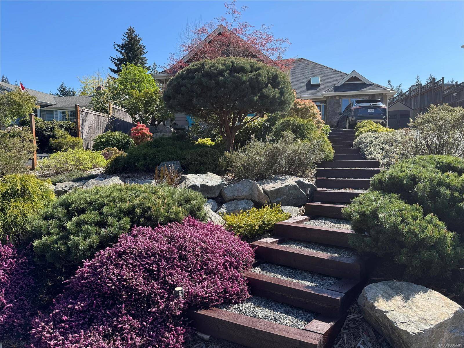 Qualicum Beach, BC V9K 1L1,174 Sunningdale Rd E