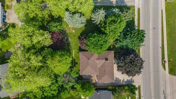 Lincoln, ON L0R 1B6,4898 King ST