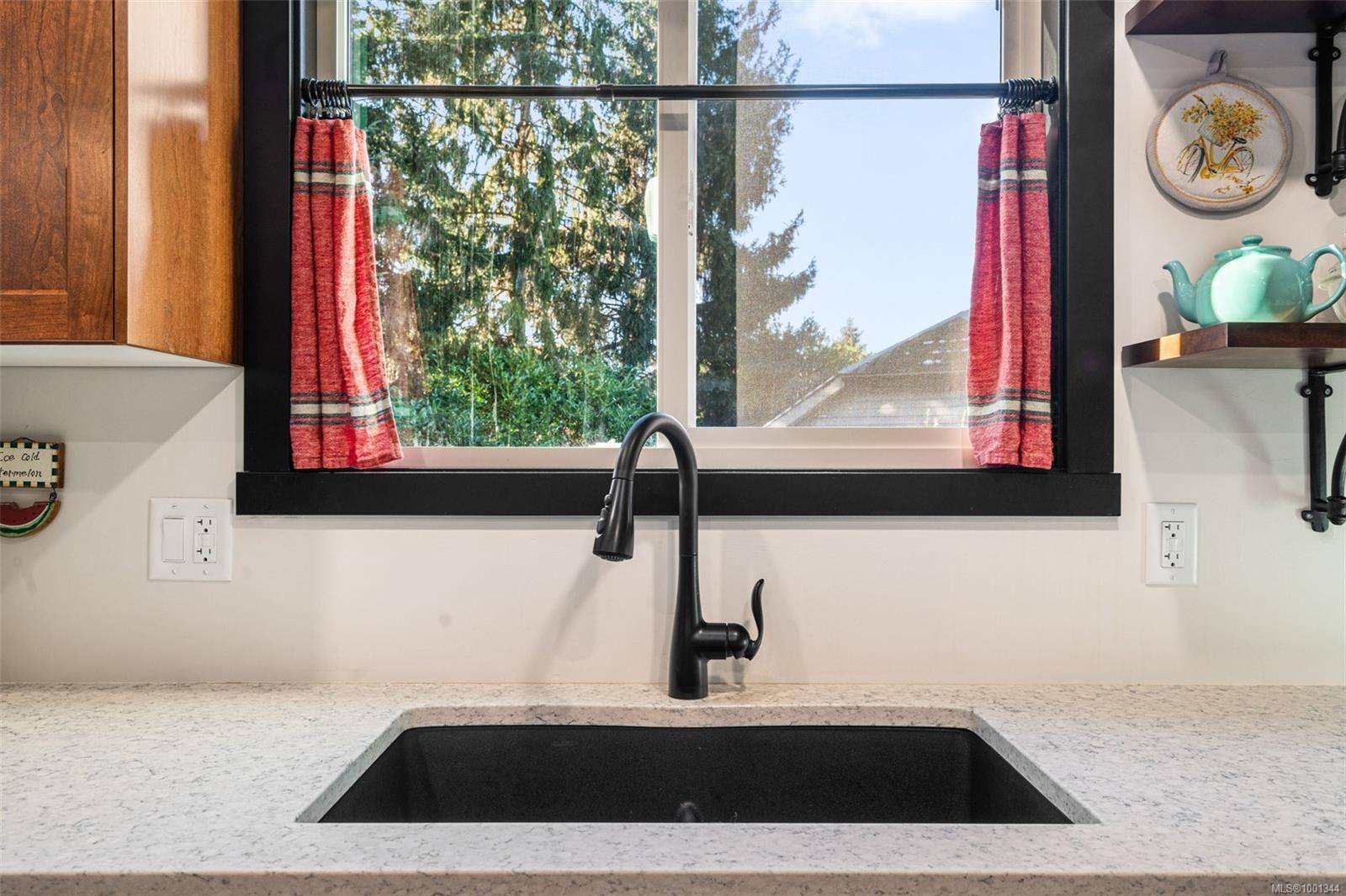 Colwood, BC V9C 3R6,3249 Cecil Pl